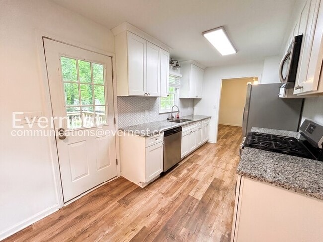 Photo - 323 N Briar Ridge