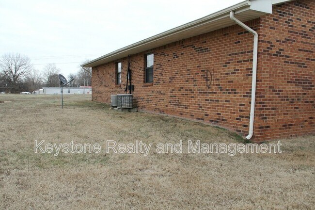 1375 Thompsonville Ln