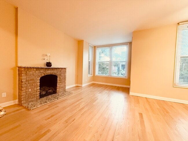 Photo - 2133 N Sheffield Ave Unit 2A