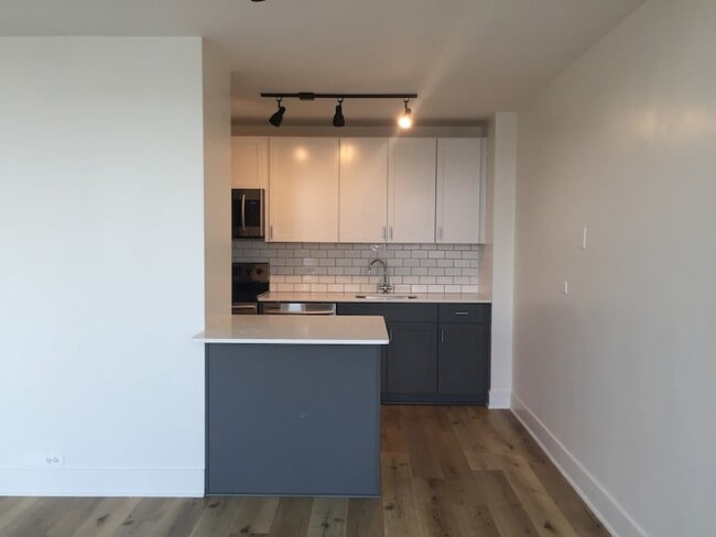 Photo - 4250 N Marine Dr Unit 2406