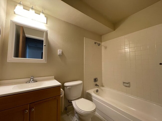 402 Miller Ln Unit 1-A