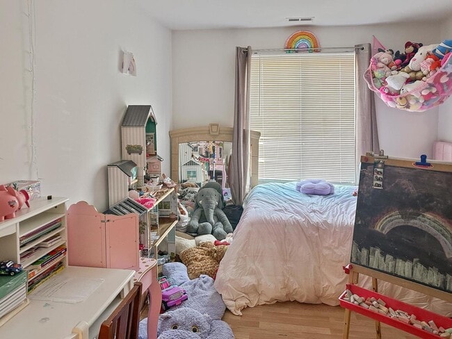 Photo - 209 W Ct of Shorewood Unidad 3A