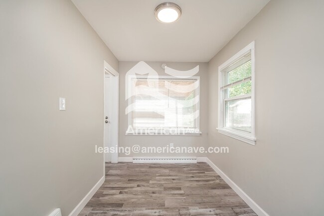 Photo - 2170 Parkview Pl