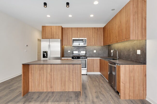 Photo - 2824 W Van Buren St Unit 201