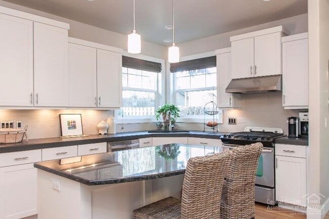 Photo - Darling Home Located in the Heart of NW Bend!
