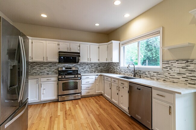 Photo - 7731 Milan Way
