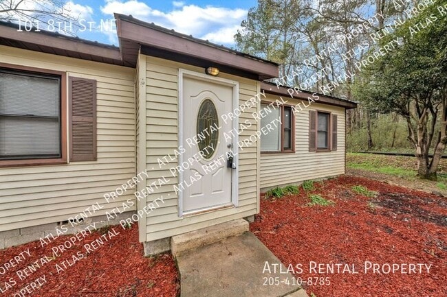 Photo - 101 8th St NE