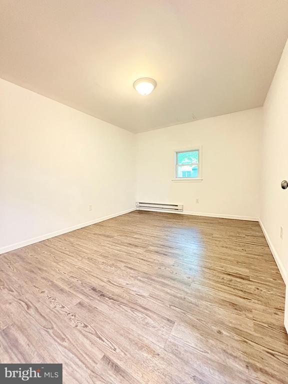 Photo - 1630 E 9th St