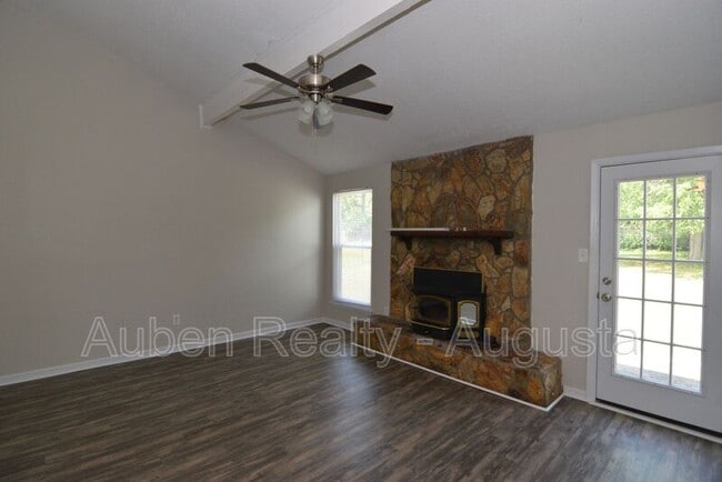 Photo - 2317 Hiwatha Dr