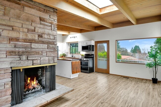 Photo - 8240 S 114th St