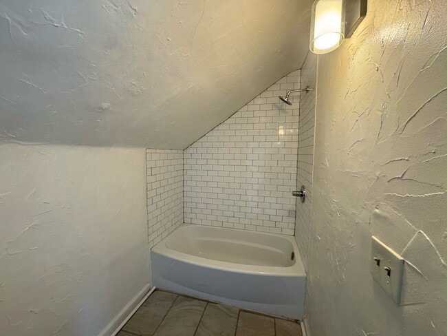 Photo - 2299 Harrison Ave Unit 3