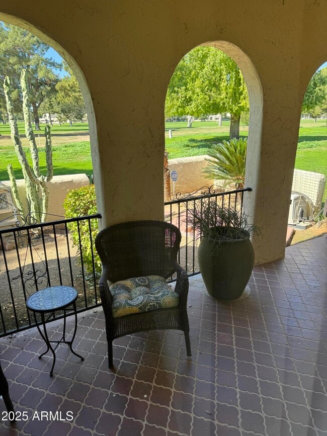 1009 N Villa Nueva Dr