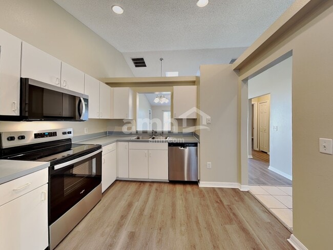 Photo - 214 Strada Dr