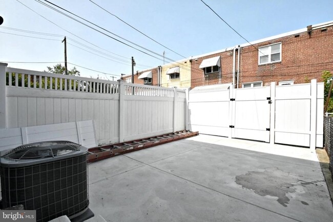 Photo - 3554 Miller St