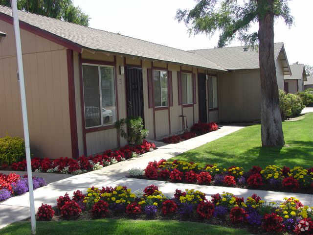 Building Photo - Sierra Terrace East Rental