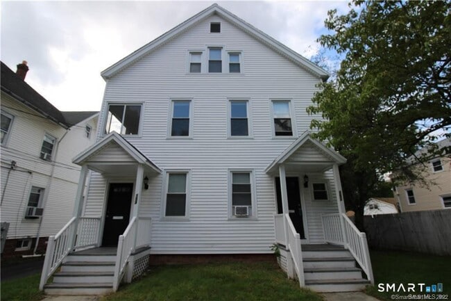 Building Photo - 151 Quaker Ln S Unit 3rd Floor