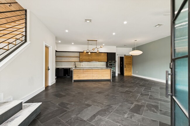Photo - LUXURY TOWNHOME IN LONE STAR DISTRICT