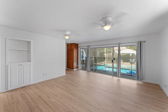 Photo - 910 Deodar Rd