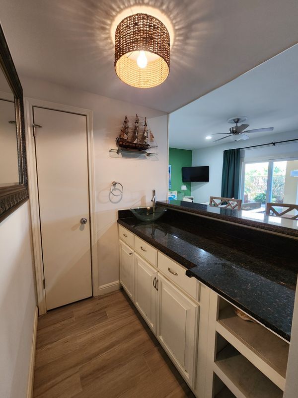 Photo - 206 W Red Snapper St