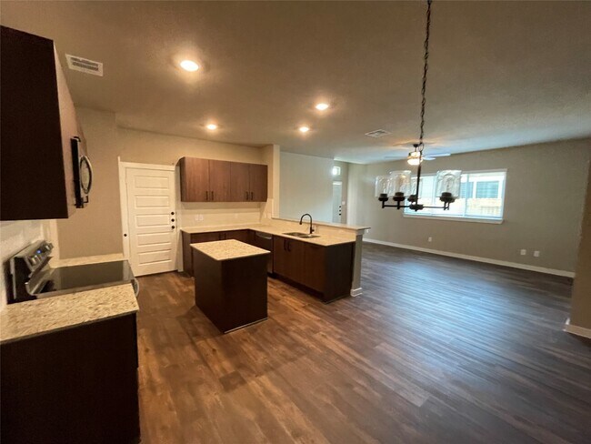 Photo - 9789 Grosbeak Ln