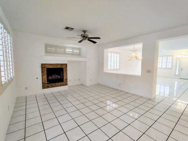Photo - 267 Daisy Gold Ct