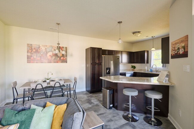 300 Otis Cv Ln