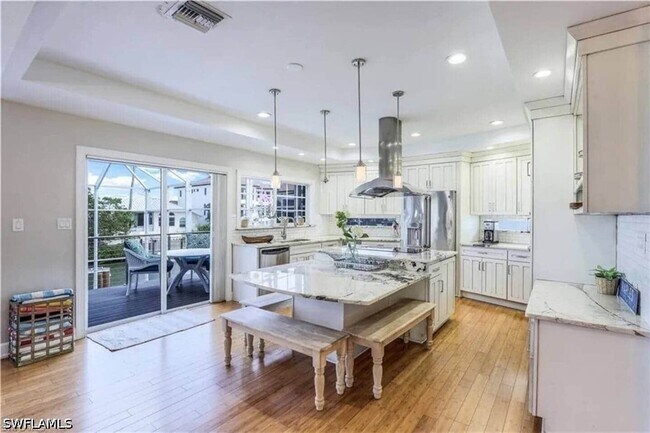 Photo - 437 Tradewinds Ave
