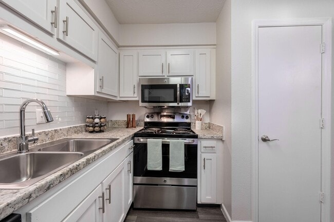Photo - Chase Cove Apartments