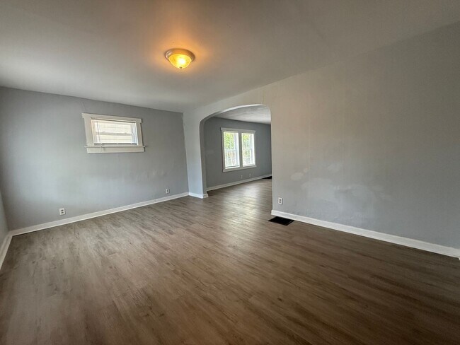 3420 N Denny St