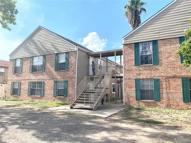 Photo - 1006 W Kelly Ave Condo