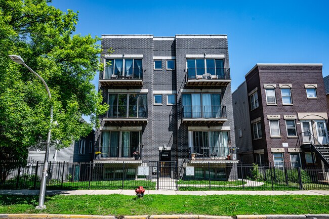 Photo - 3514 W Wabansia Ave Unidad 3