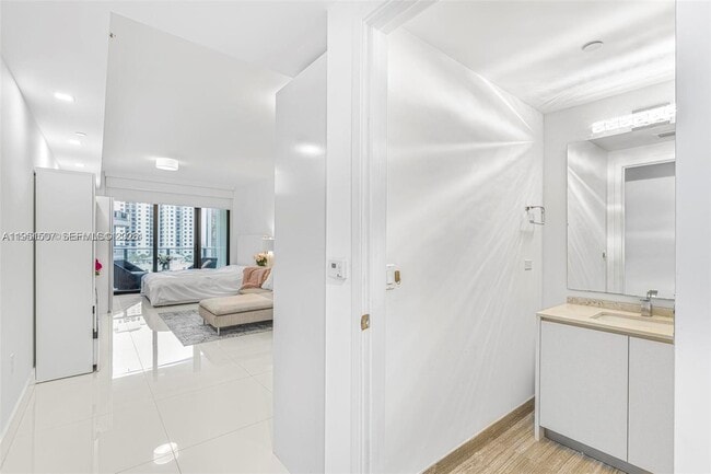 Photo - 1010 Brickell Ave Unit 1710