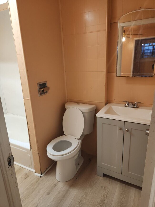 Cleveland East Side Simgle Rental House Rental in Cleveland, OH