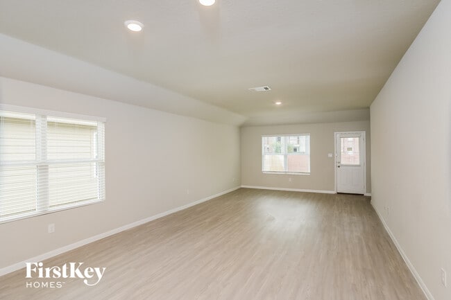 Photo - 1807 Morse Way