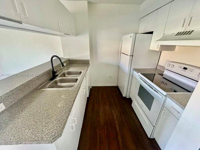 Photo - 460 S Park Rd Unidad 6-305