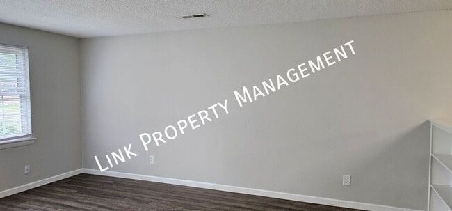 Photo - 1640 Keeble St