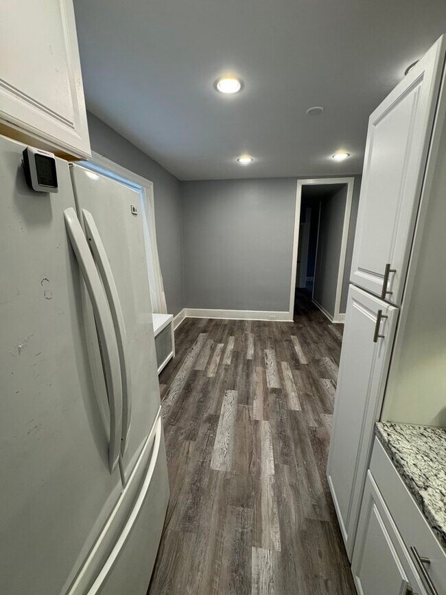 Dining Room - 130 E Wayne Ave Unit 1
