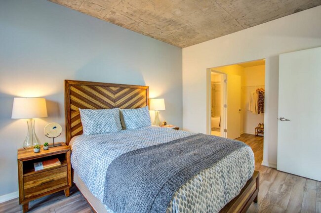 Photo - 1303 S Wabash Ave