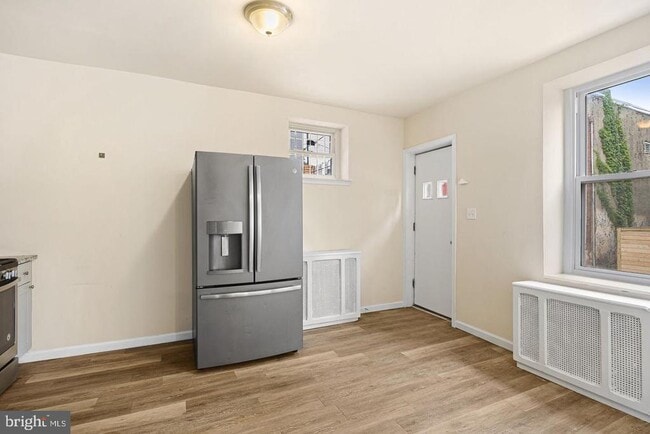 Building Photo - 1829 S 22nd St Unit 1ST FLOOR