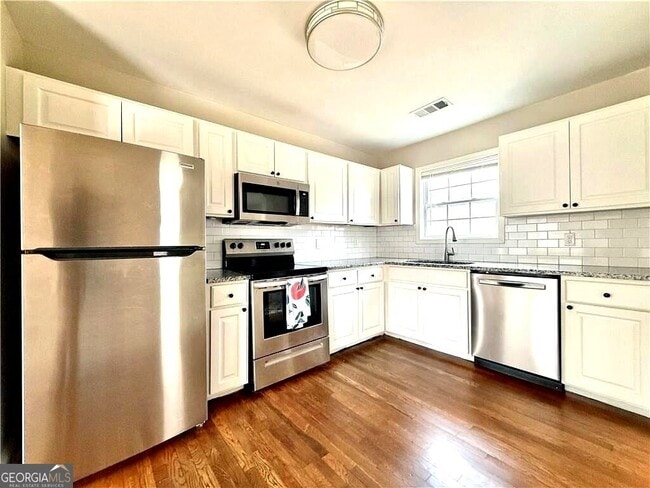 Photo - 1449 Lynford Dr SW