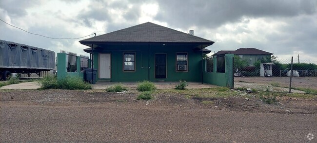 Building Photo - 207 Arco Iris Road Rental