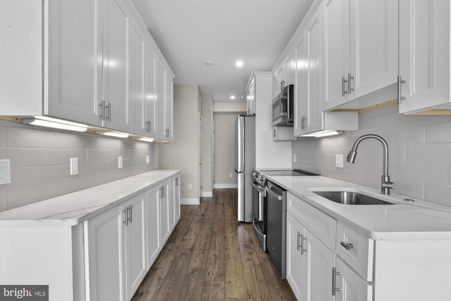 Building Photo - 2209 N Broad St Unit 300