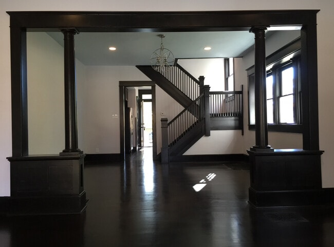 Photo - 1603 E Michigan St