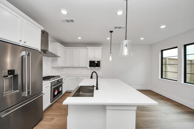 Photo - 12010 Royal Oaks Banner Wy