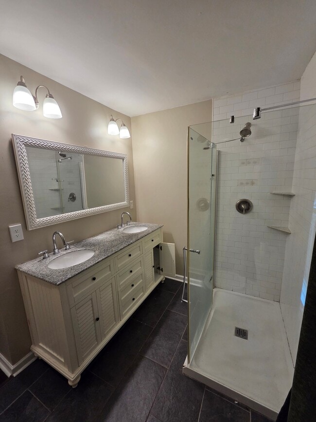 Photo - 1022 Ashby Grove SW