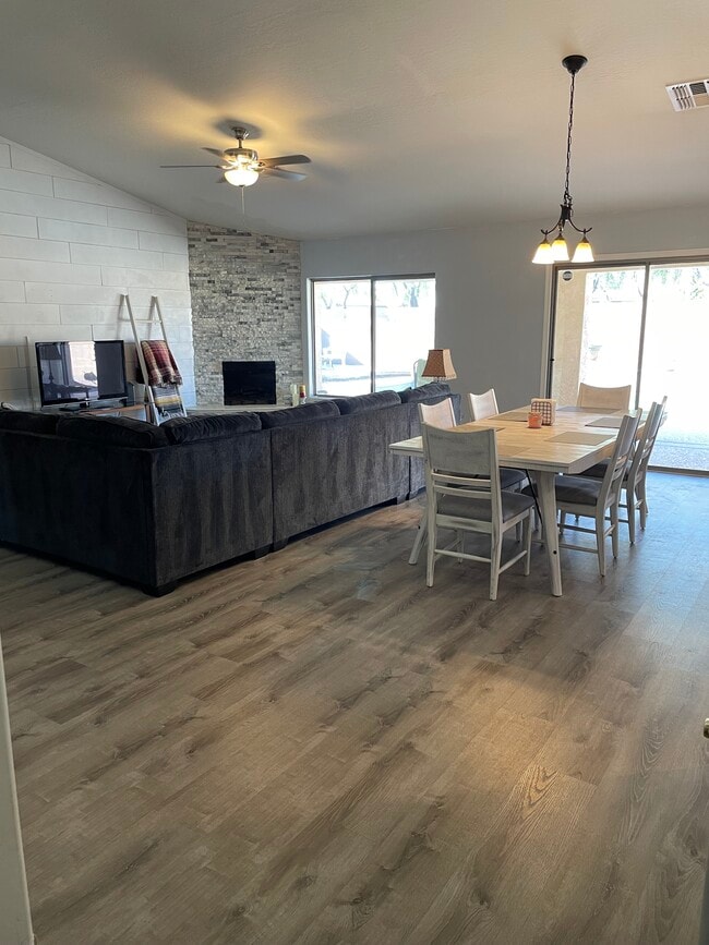 Photo - 17424 W Rimrock St Unidad Bedroom 3