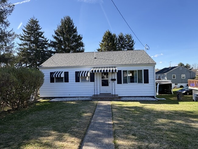 Building Photo - 22 Savannah St