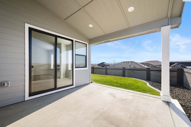 Photo - Generational suite w/separate entrance!