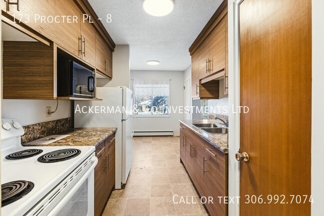 Building Photo - 173 Procter Pl Unit 8