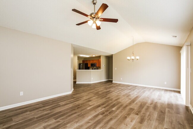 Photo - 107 Bluffton Rd